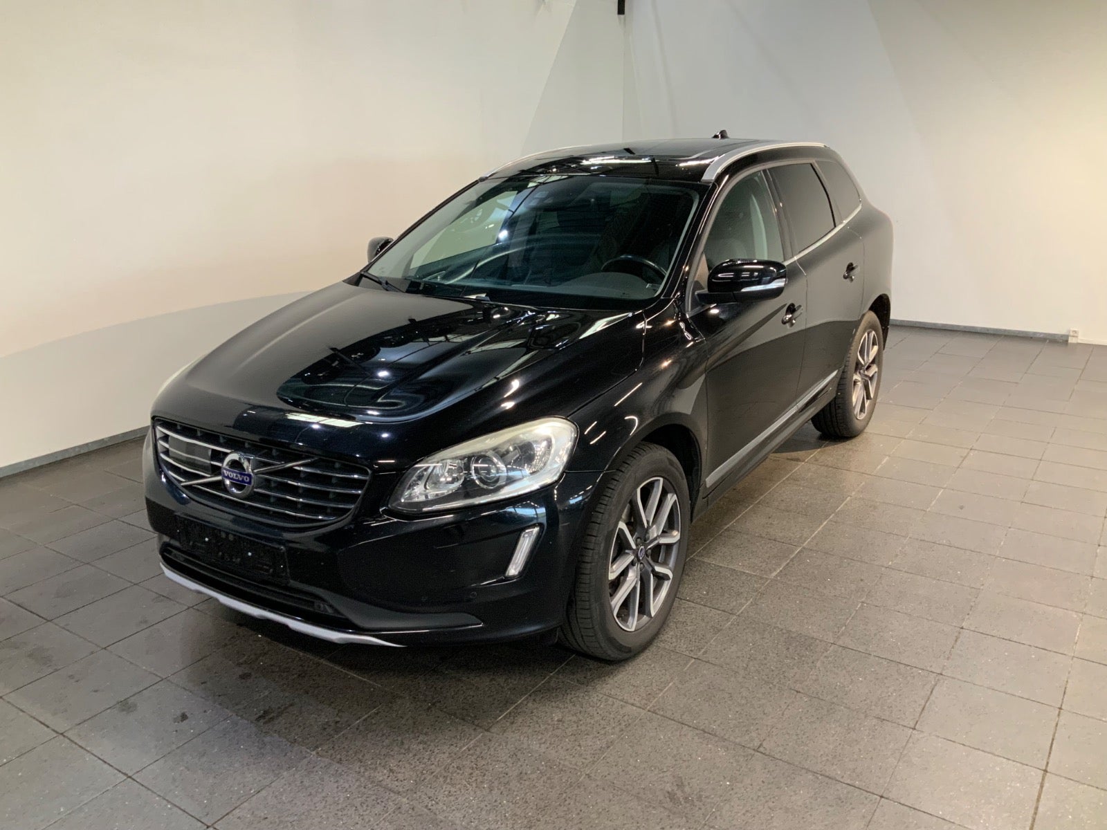 Volvo XC60 (1/8)