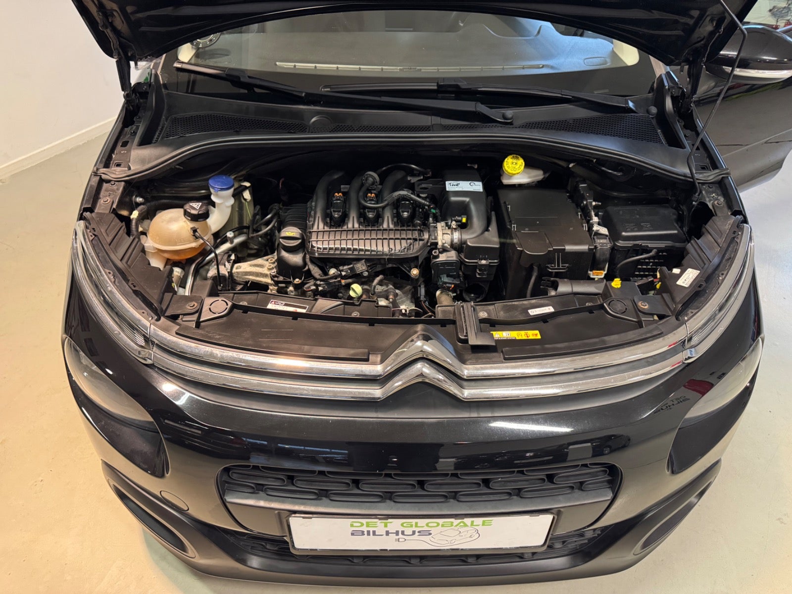 Citroën C3 PureTech 82 Iconic LTD Van