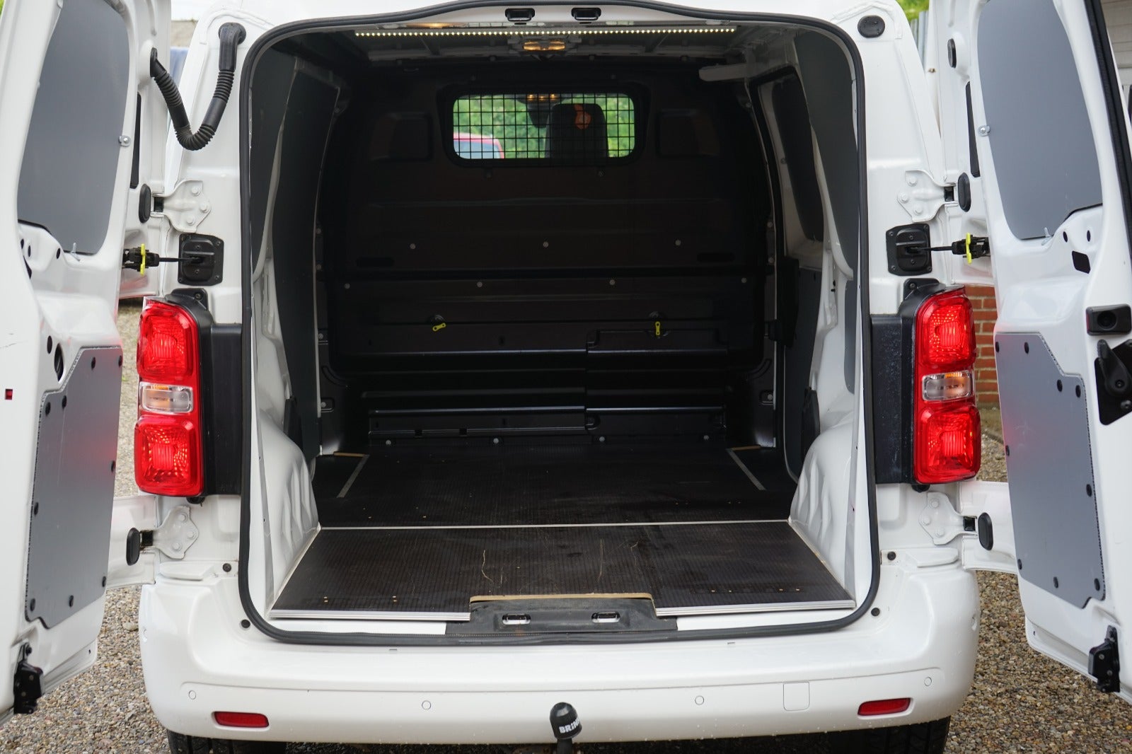 Billede af Peugeot Expert 2,0 BlueHDi 144 L2 Plus Van