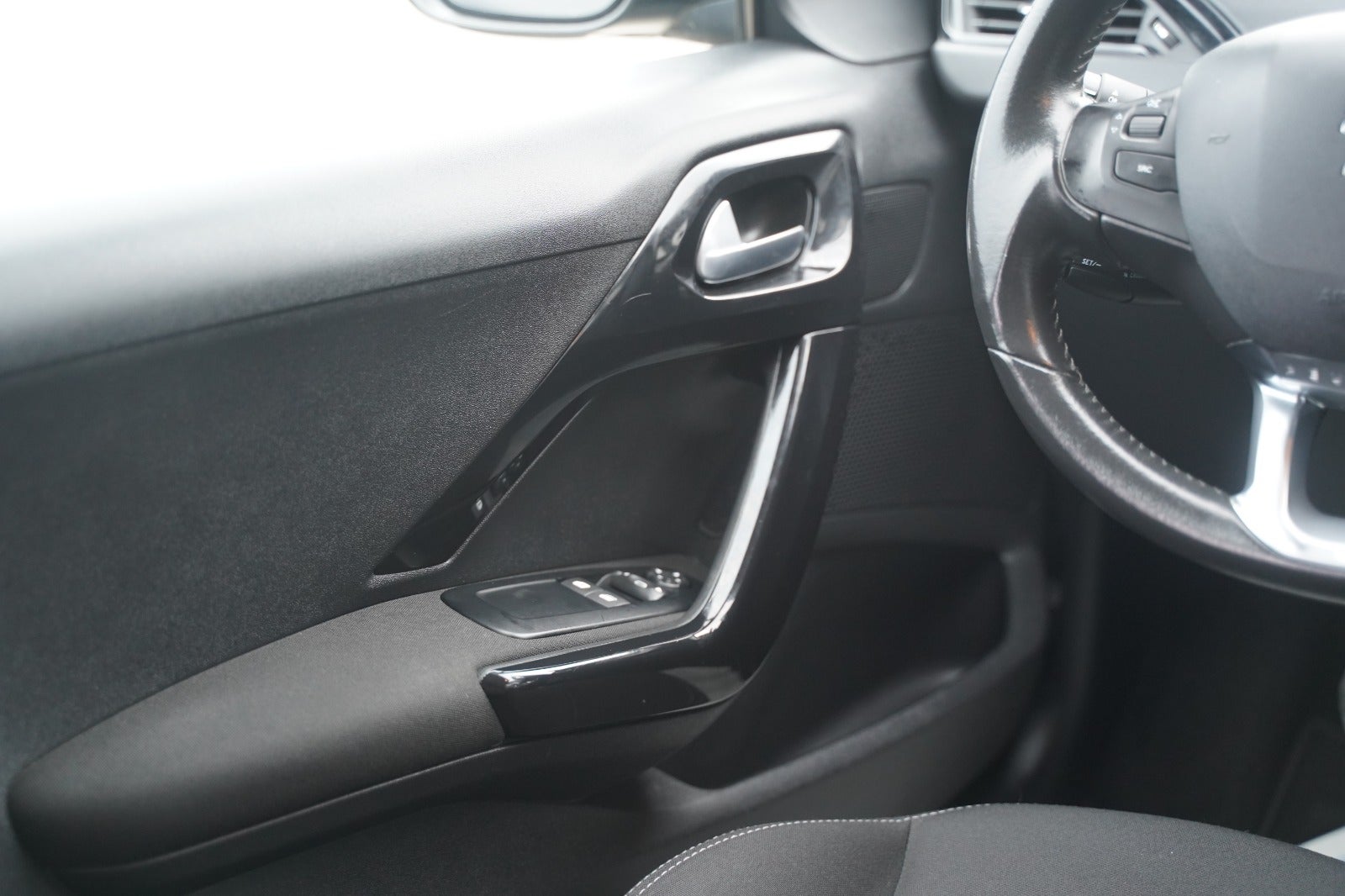 Billede af Peugeot 208 1,6 BlueHDi 100 Envy