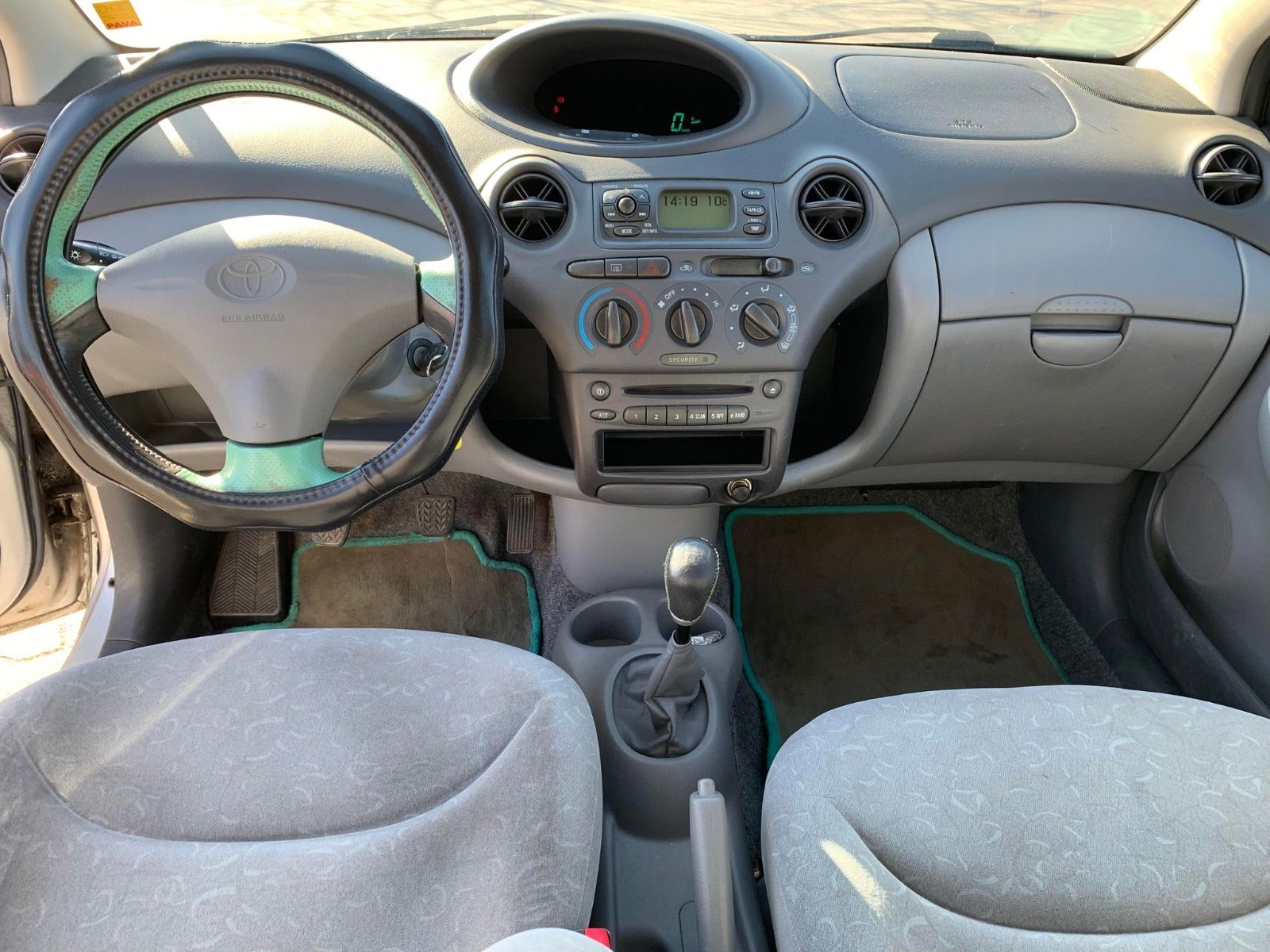 Toyota Yaris 2000