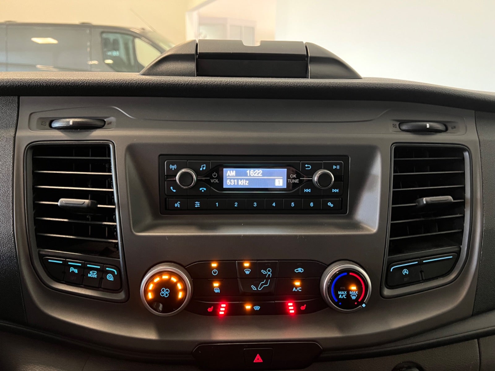Billede af Ford Transit Custom 300L 2,0 TDCi 130 Trend