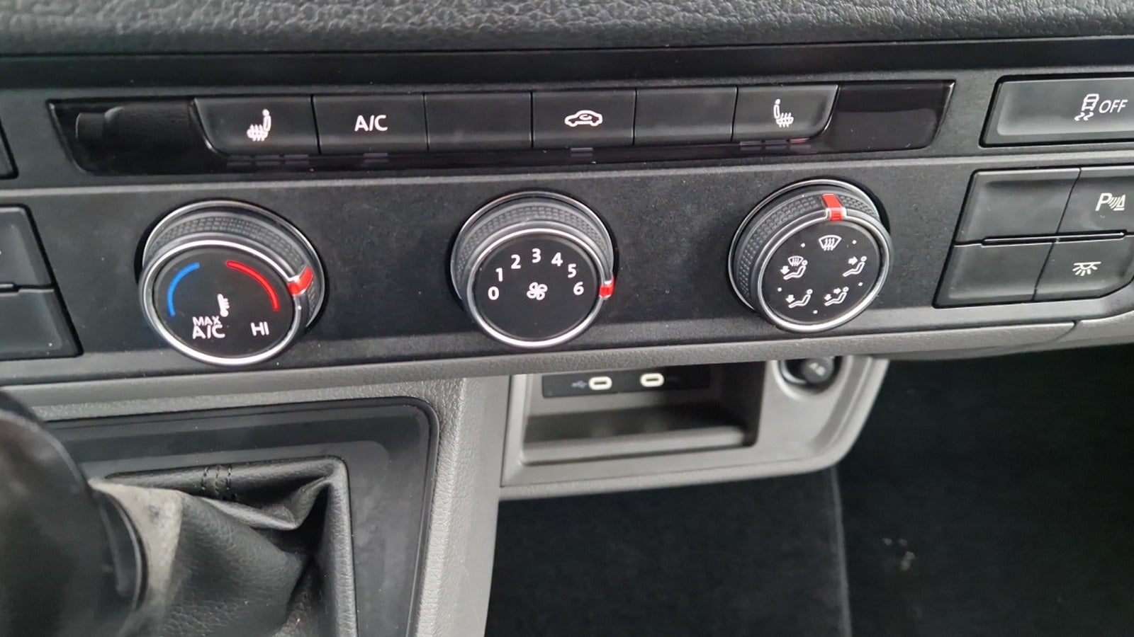 Billede af VW Crafter 35 2,0 TDi 177 Kassevogn L3H2 aut.