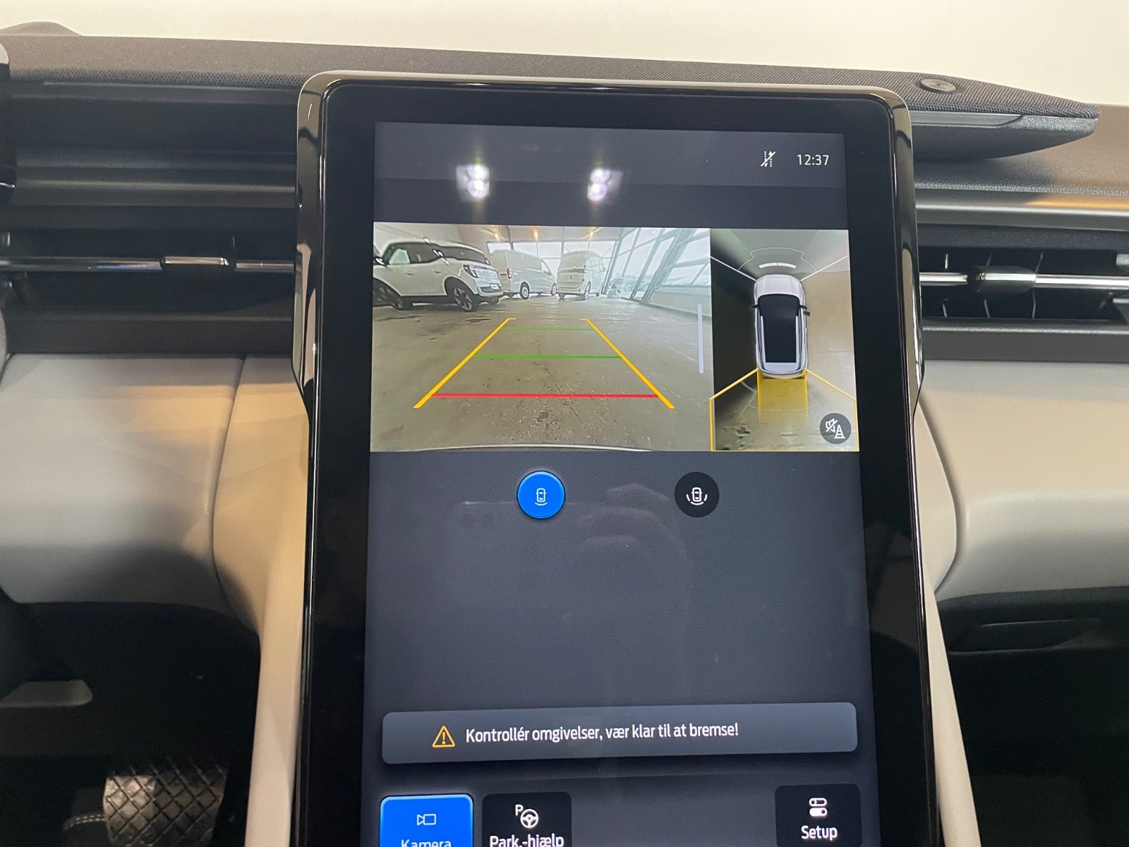 Ford Explorer Select Extended Range AWD