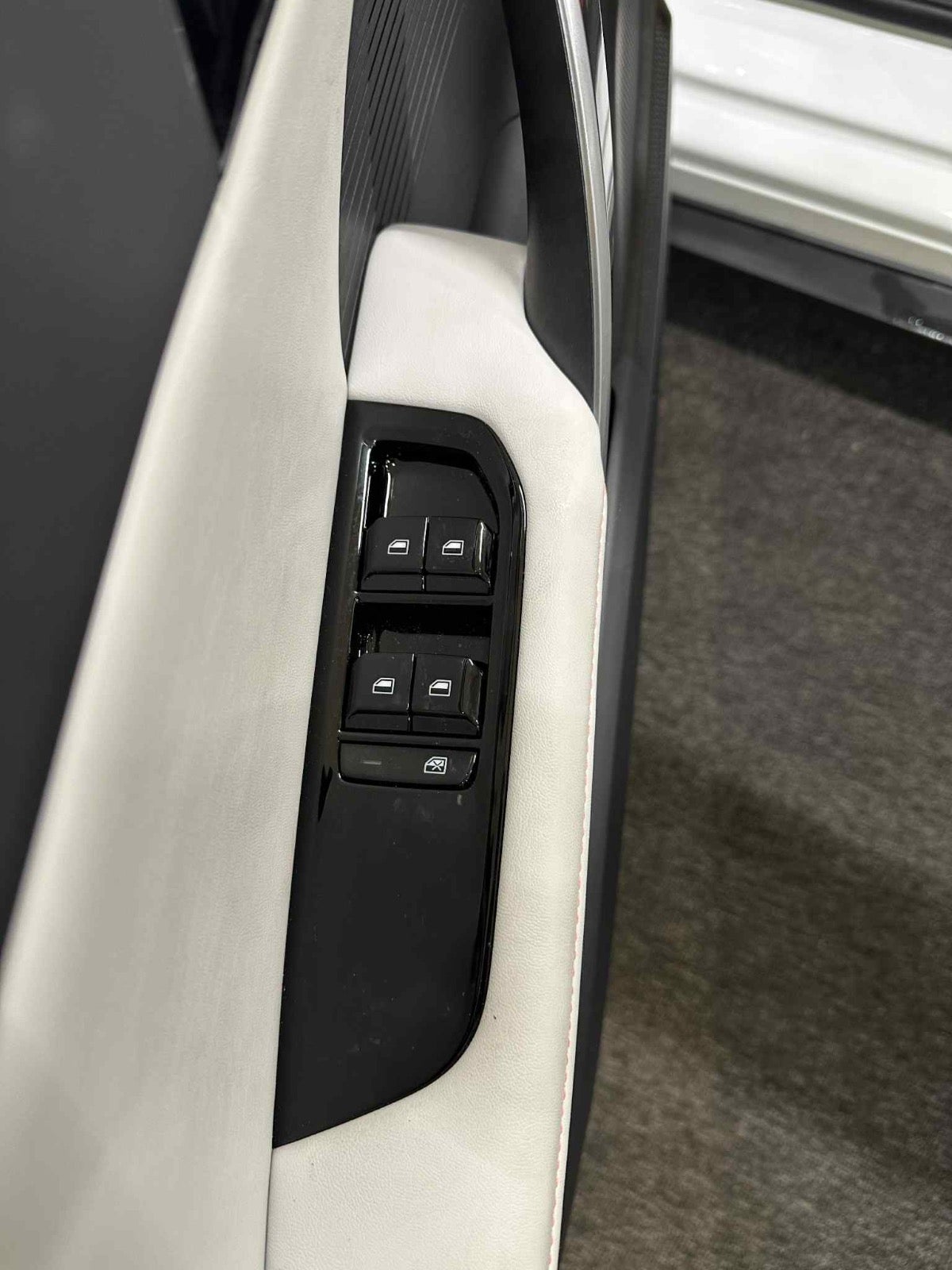 Billede af MG 4 64 Luxury