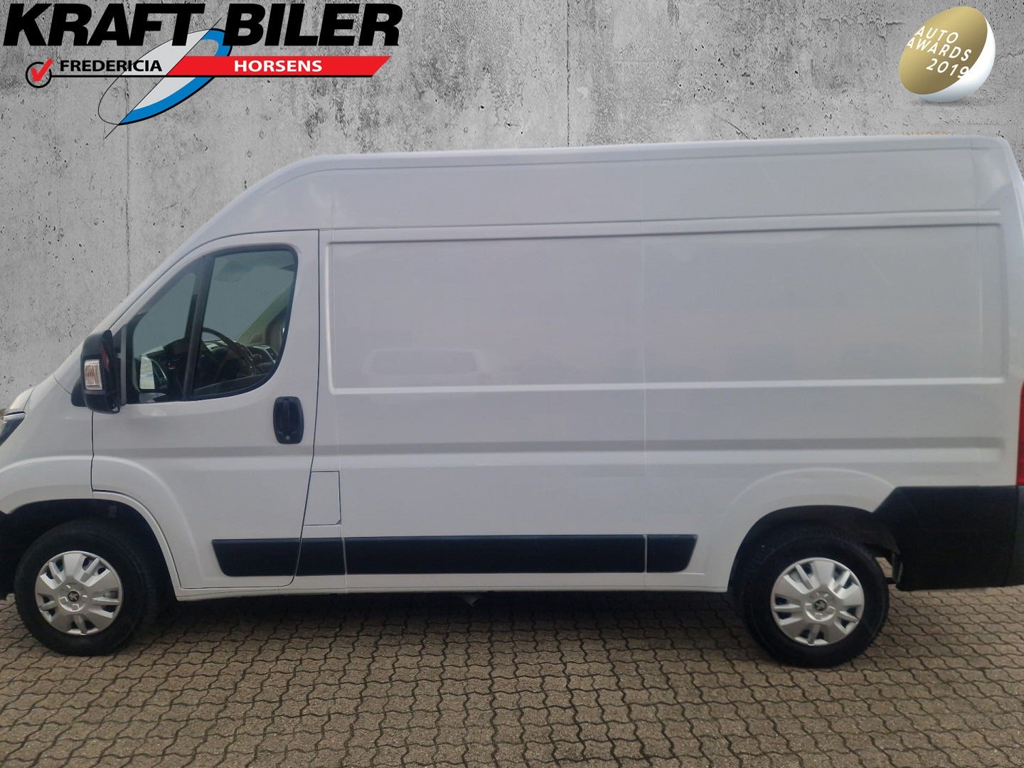 Billede af Peugeot Boxer 335 2,2 BlueHDi 140 L2H2 Premium
