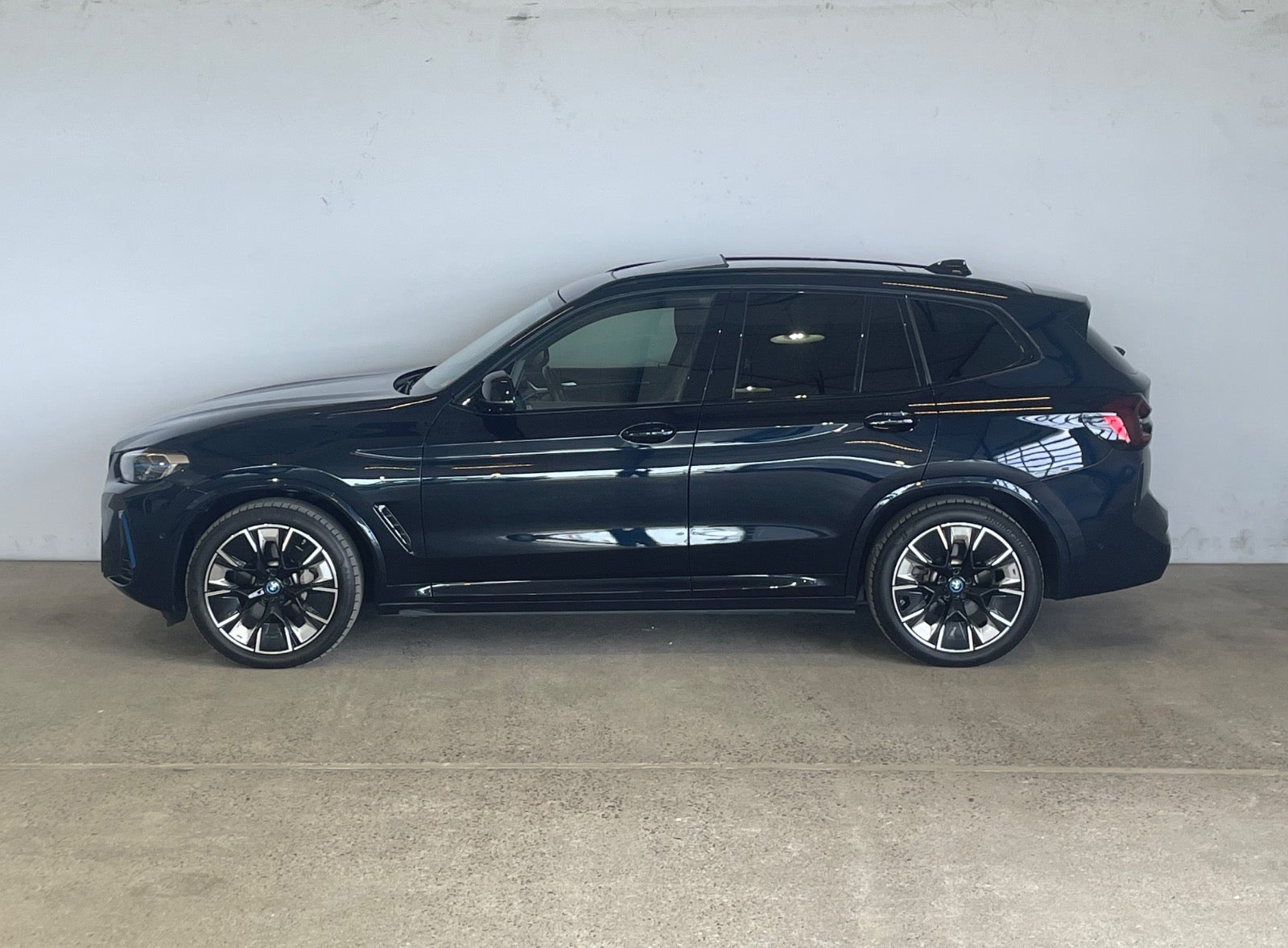 BMW iX3 Charged Plus M-Sport