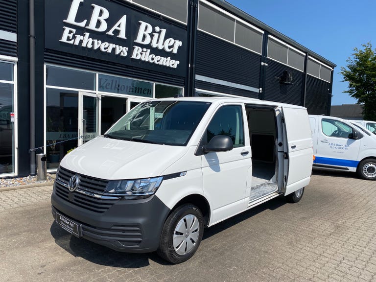 VW Transporter TDi 110 Kassevogn lang