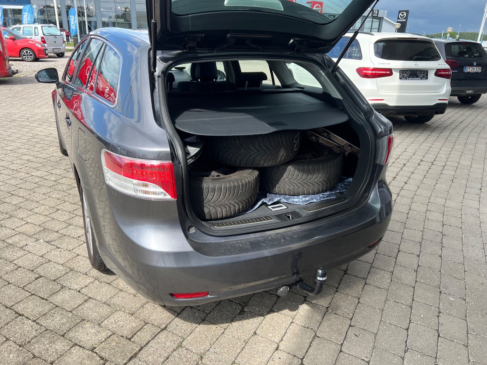Billede af Toyota Avensis 1,6 VVT-i TX stc.