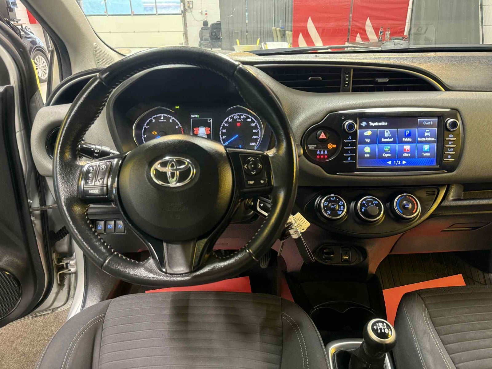 Billede af Toyota Yaris 1,0 VVT-i T1