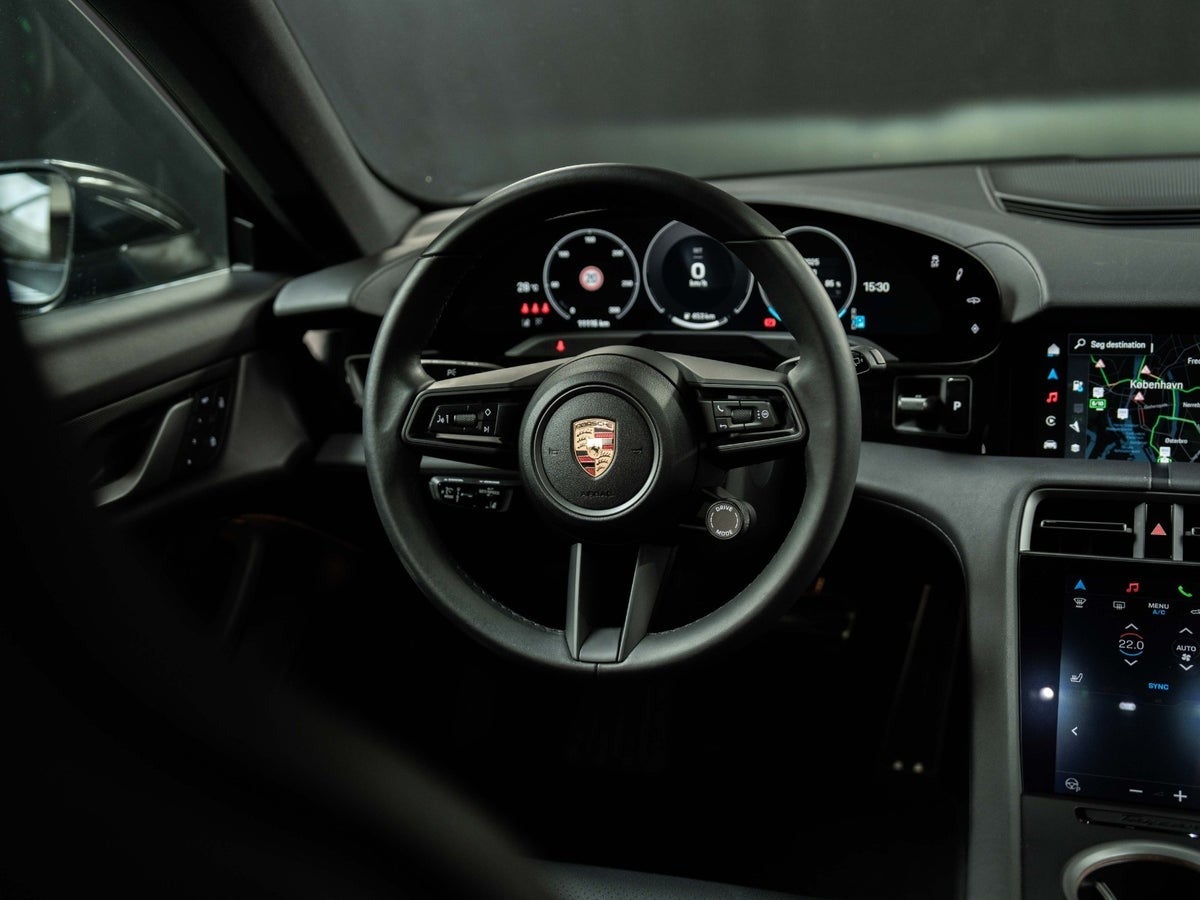 Gallery image 14 of 18