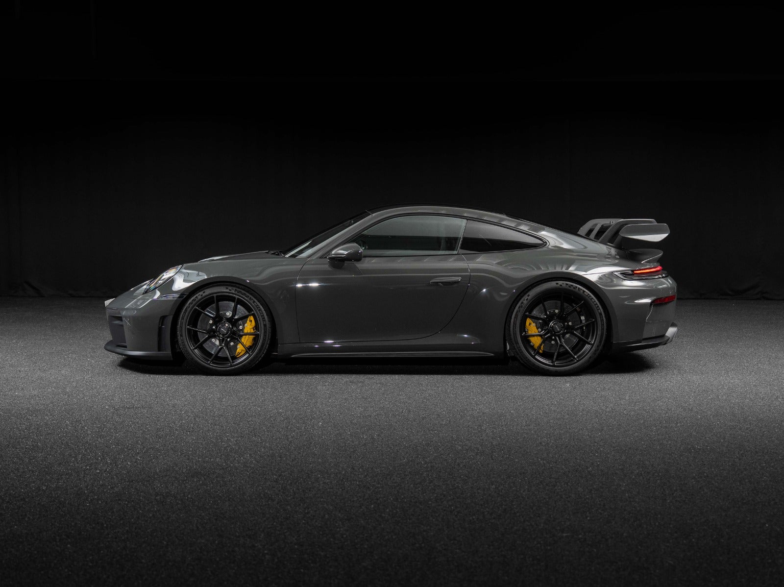 Gallery image 3 of 18