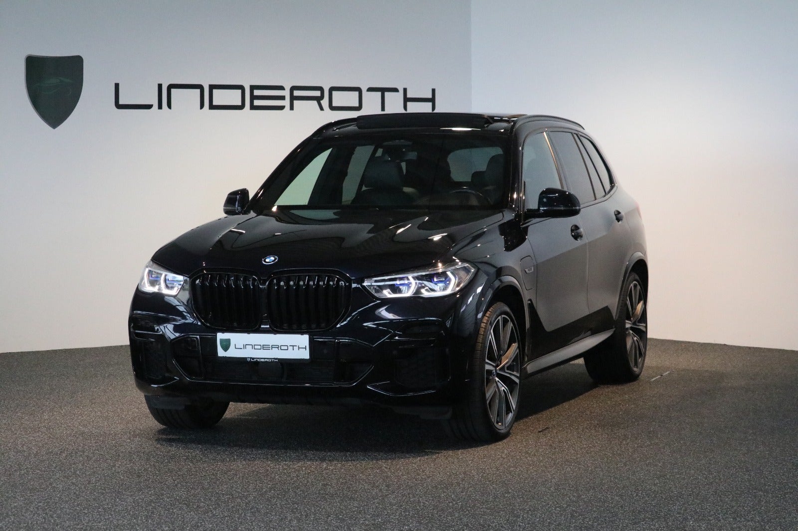 BMW X5 3,0 xDrive45e M-Sport aut. Van 5d - 1