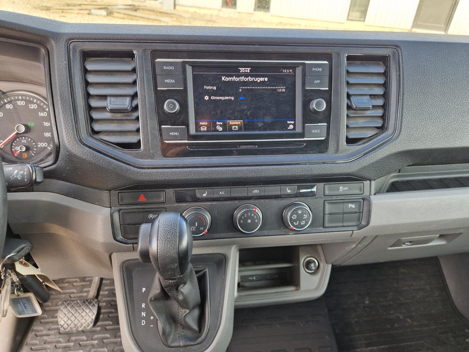 Billede af VW Crafter 35 2,0 TDi 177 Kassevogn L4H3 aut.