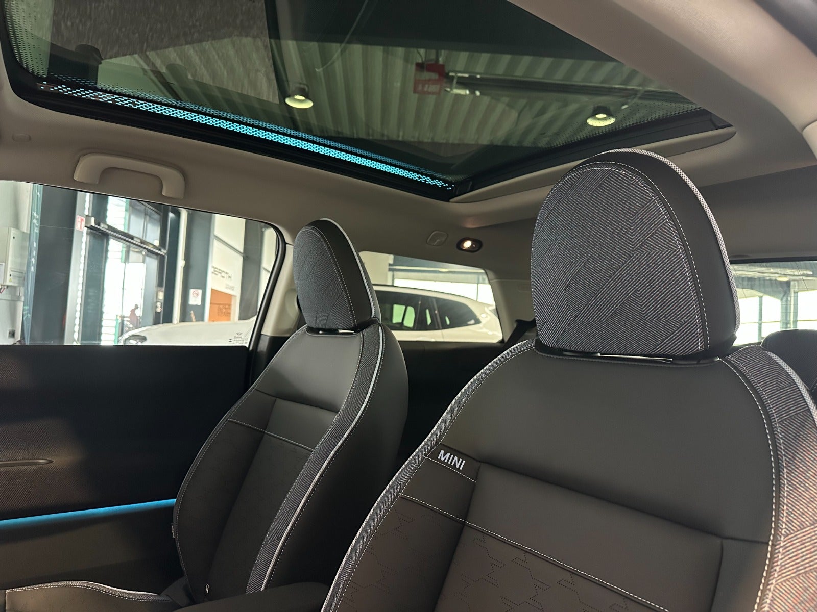 MINI Cooper E Classic Trim L 3d - 14