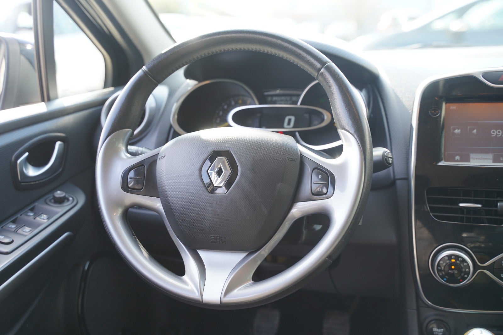 Billede af Renault Clio IV 0,9 TCe 90 Limited Sport Tourer