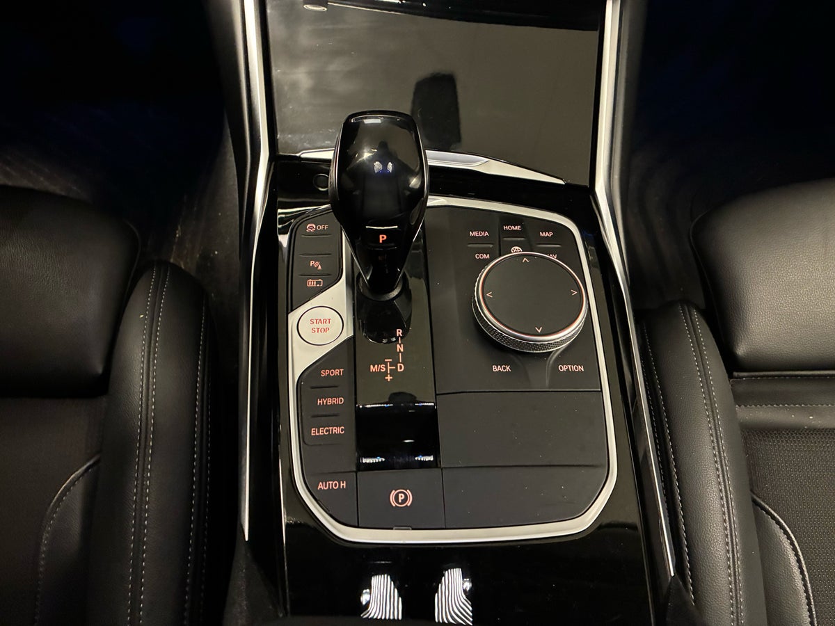 BMW 330e Touring Sport Line aut. billede 10