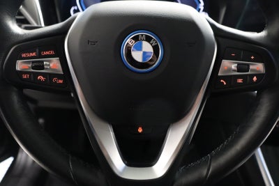 BMW 330e Touring Sport Line aut.