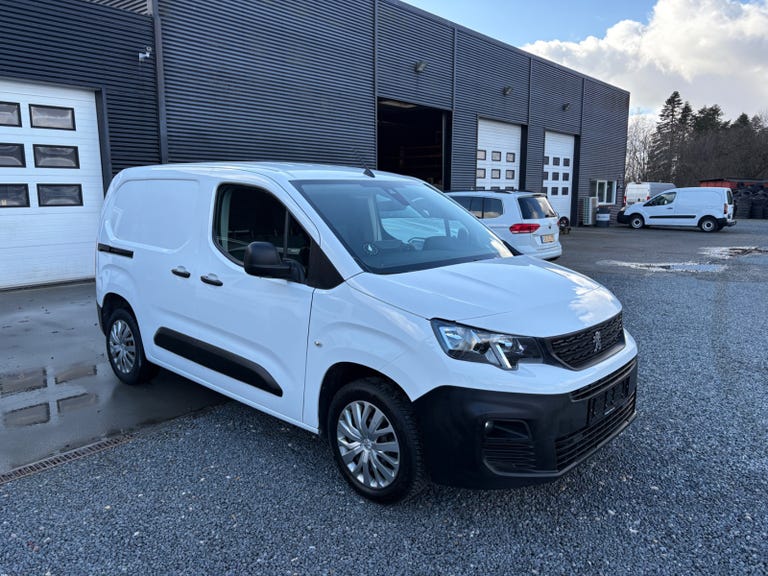 Peugeot Partner BlueHDi 100 L1V1 Plus Van