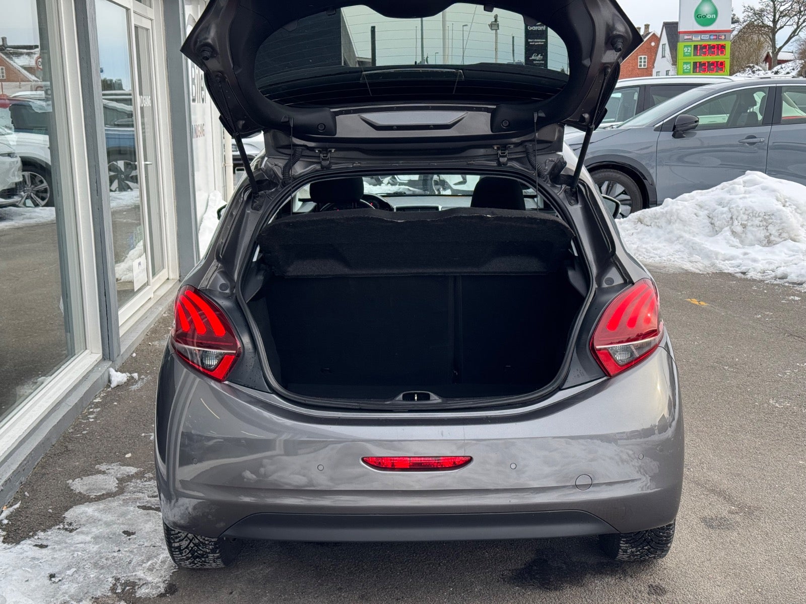 Billede af Peugeot 208 1,5 BlueHDi 100 Signature Sky