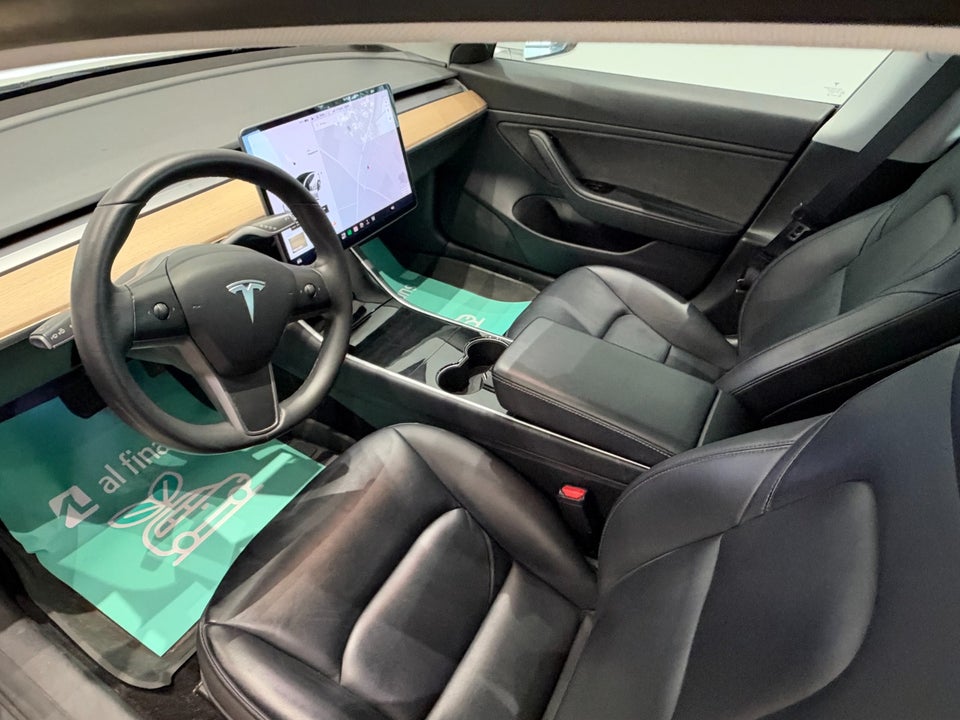 Tesla Model 3, Billede 4