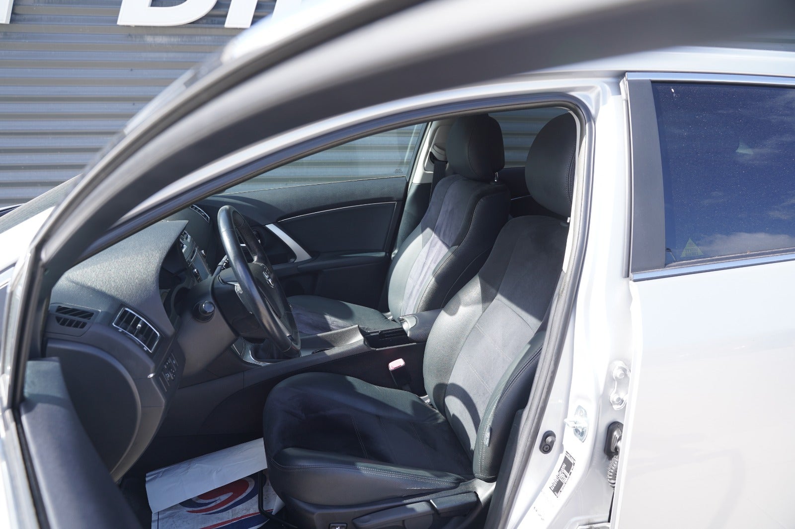 Billede af Toyota Avensis 2,0 D-4D T2 Premium stc.