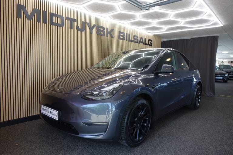 Tesla Model Y Long Range AWD