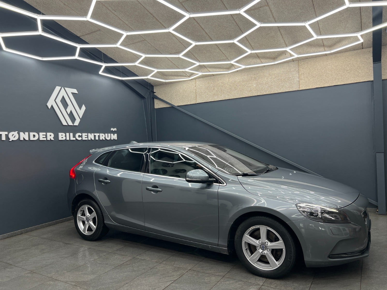 Volvo V40 2015