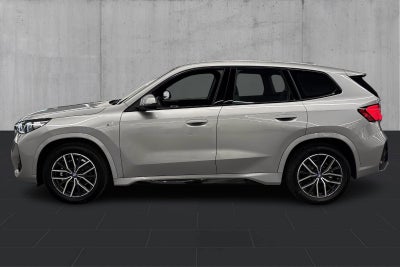 BMW iX1 eDrive20 M-Sport - 1