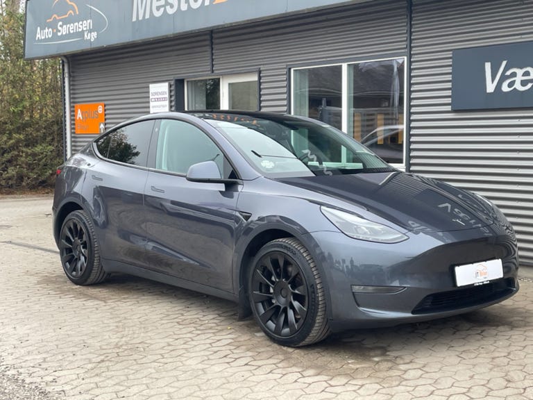 Tesla Model Y Long Range AWD