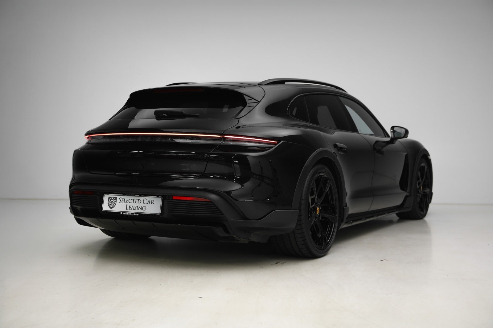 Porsche Taycan 4 Performance+ Cross Turismo