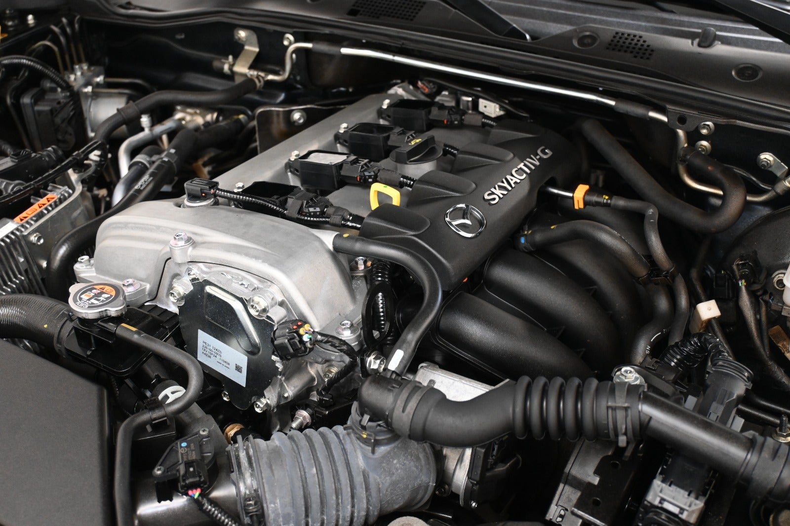 Mazda MX-5 SkyActiv-G 184 Roadster Kazari