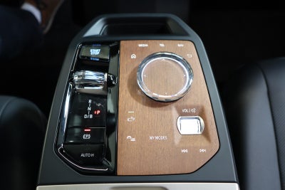 BMW iX xDrive40 Fully Charged