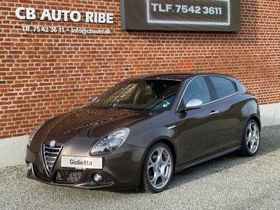 Alfa Romeo Giulietta 2,0 JTD 150 Distinctive Diesel modelår 2015 km 208000 Brunmetal træk ABS airbag