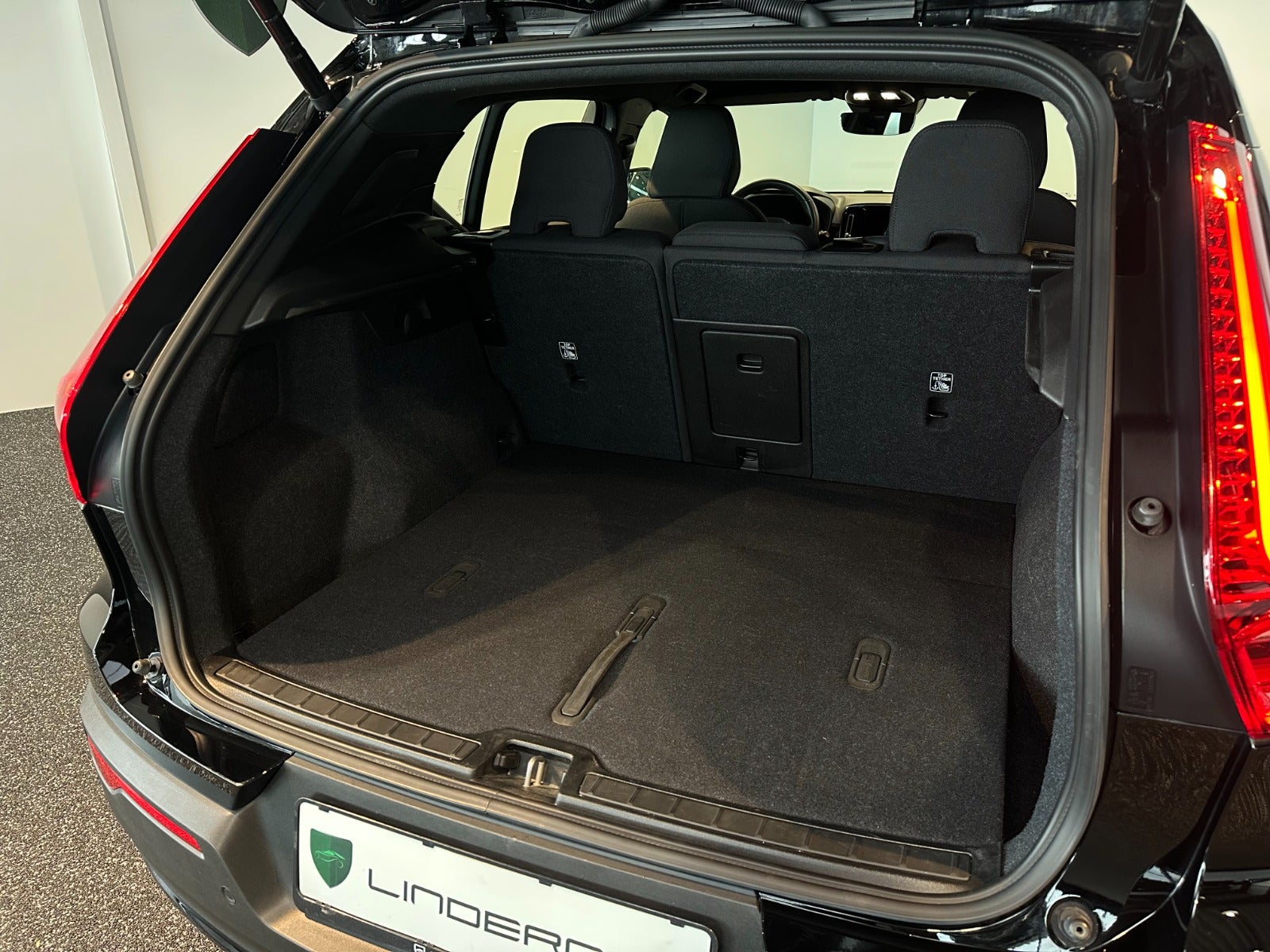 Volvo XC40 P6 ReCharge Plus 5d - 11