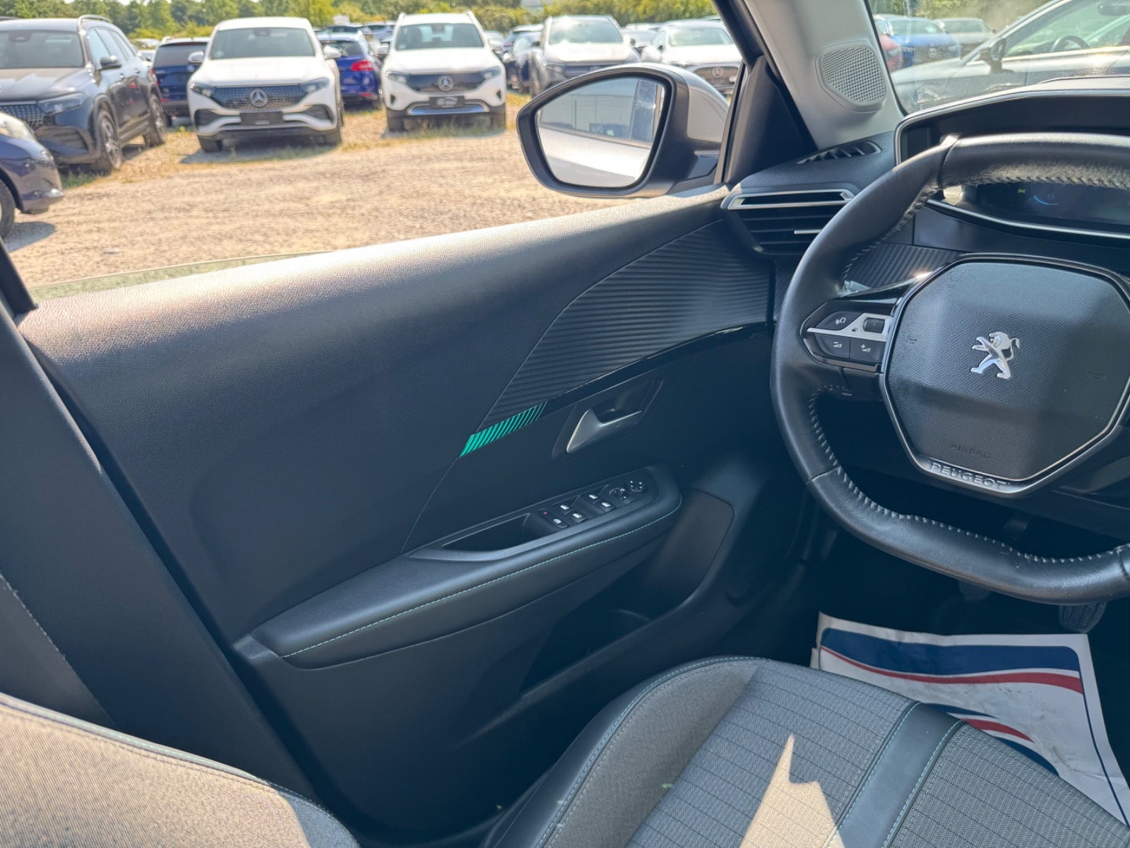 Billede af Peugeot 208 1,2 PureTech 100 Allure Sky