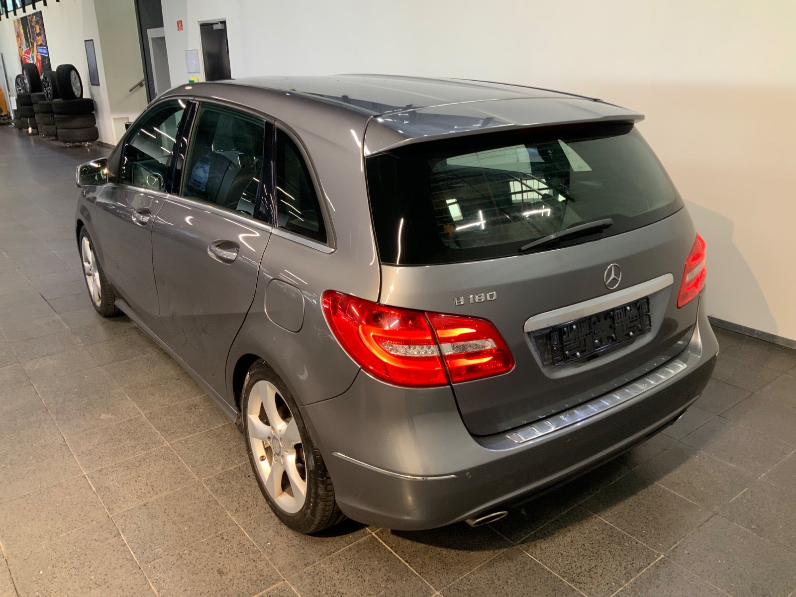 Mercedes-Benz B 180 (4/8)