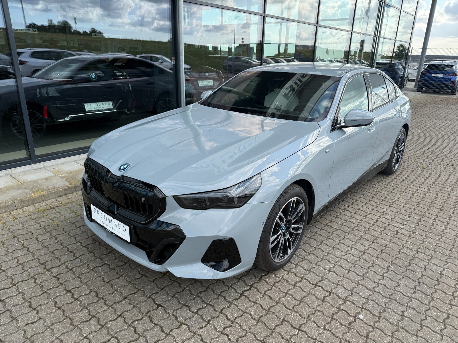BMW i5 eDrive40 M-Sport Pro 4d - 1