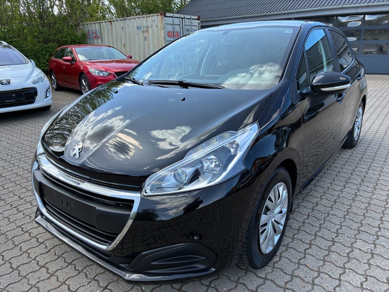 Peugeot 208 BlueHDi 100 Chili Sky