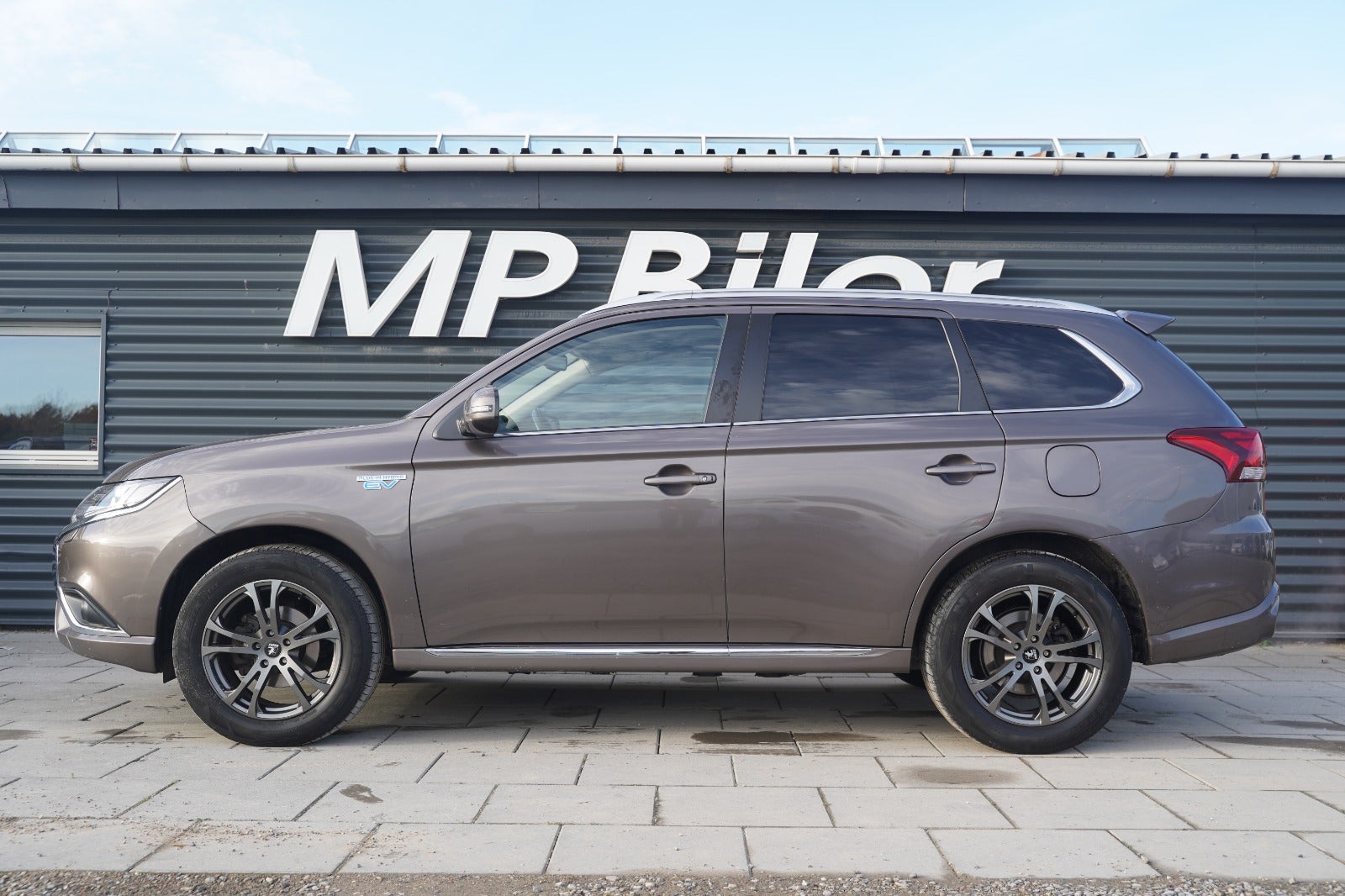 Billede af Mitsubishi Outlander 2,4 PHEV Invite CVT 4WD