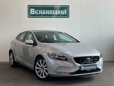 Volvo V40 1,6 T3 150 Momentum 5d