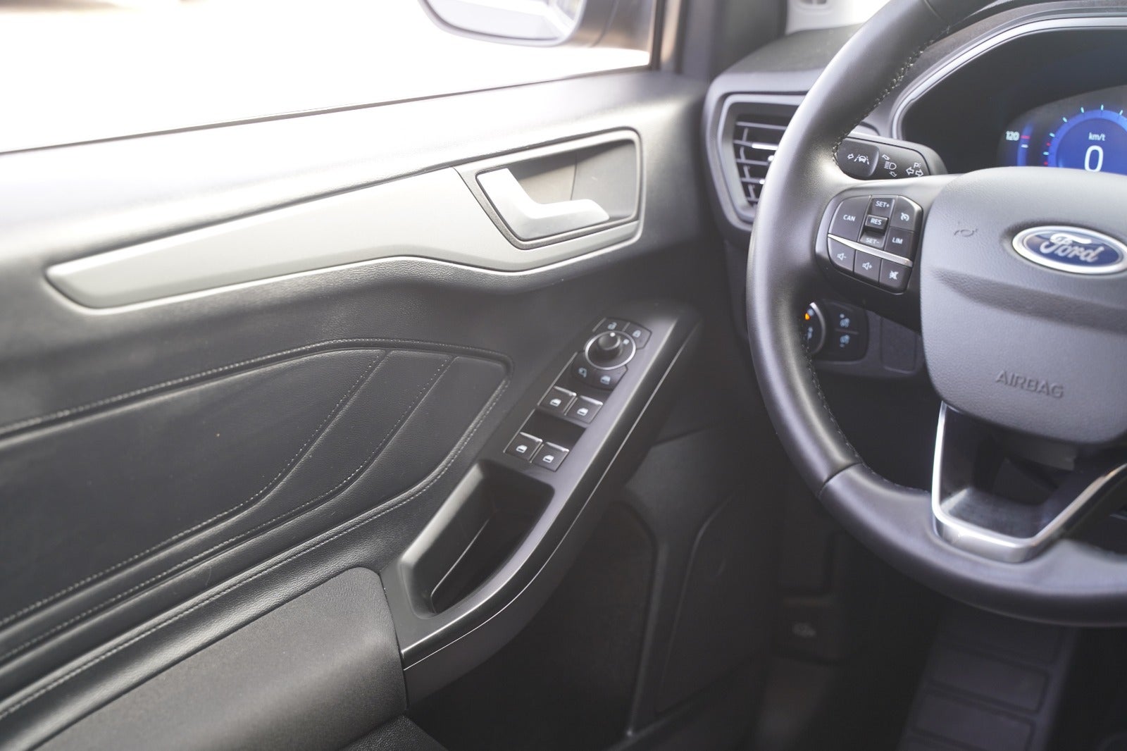 Billede af Ford Focus 1,0 EcoBoost mHEV Titanium X stc.