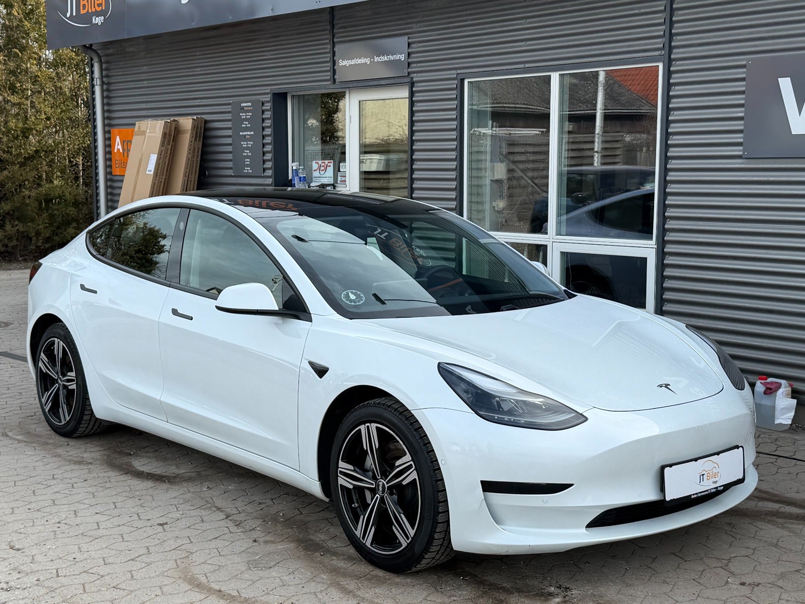 Tesla Model 3 Standard Range+ RWD