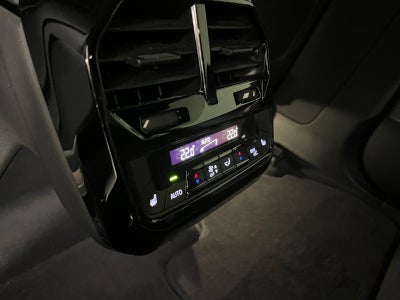 BMW iX xDrive40 Fully Charged