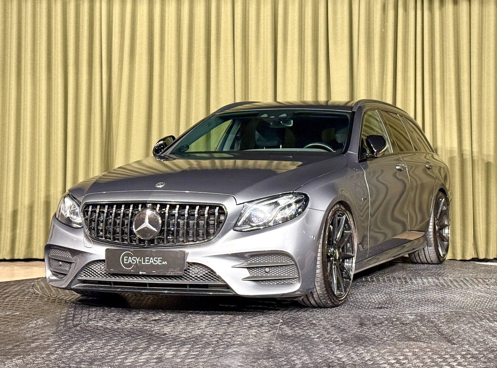 Mercedes E300 de 2,0 AMG Line stc. aut.
