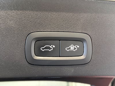 Volvo XC40 P6 ReCharge Core