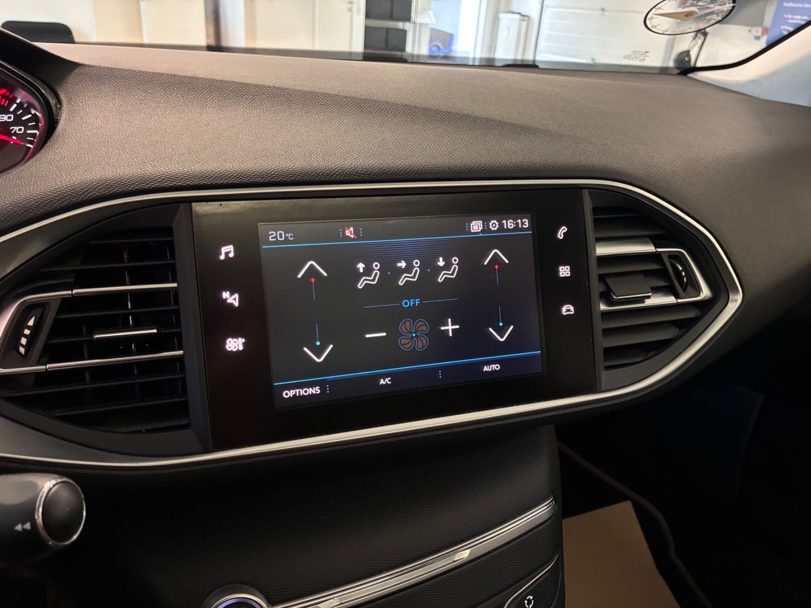 Billede af Peugeot 308 1,5 BlueHDi 130 Selection Sky SW EAT8