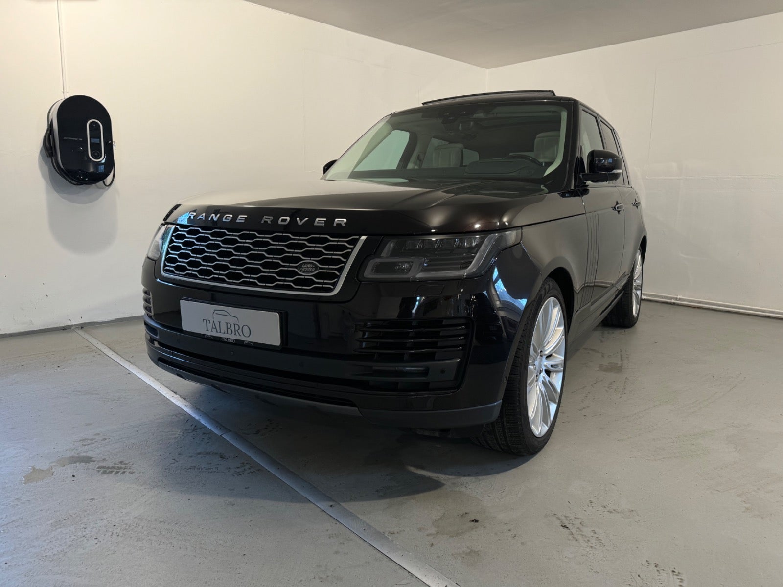 Land Rover – Range Rover