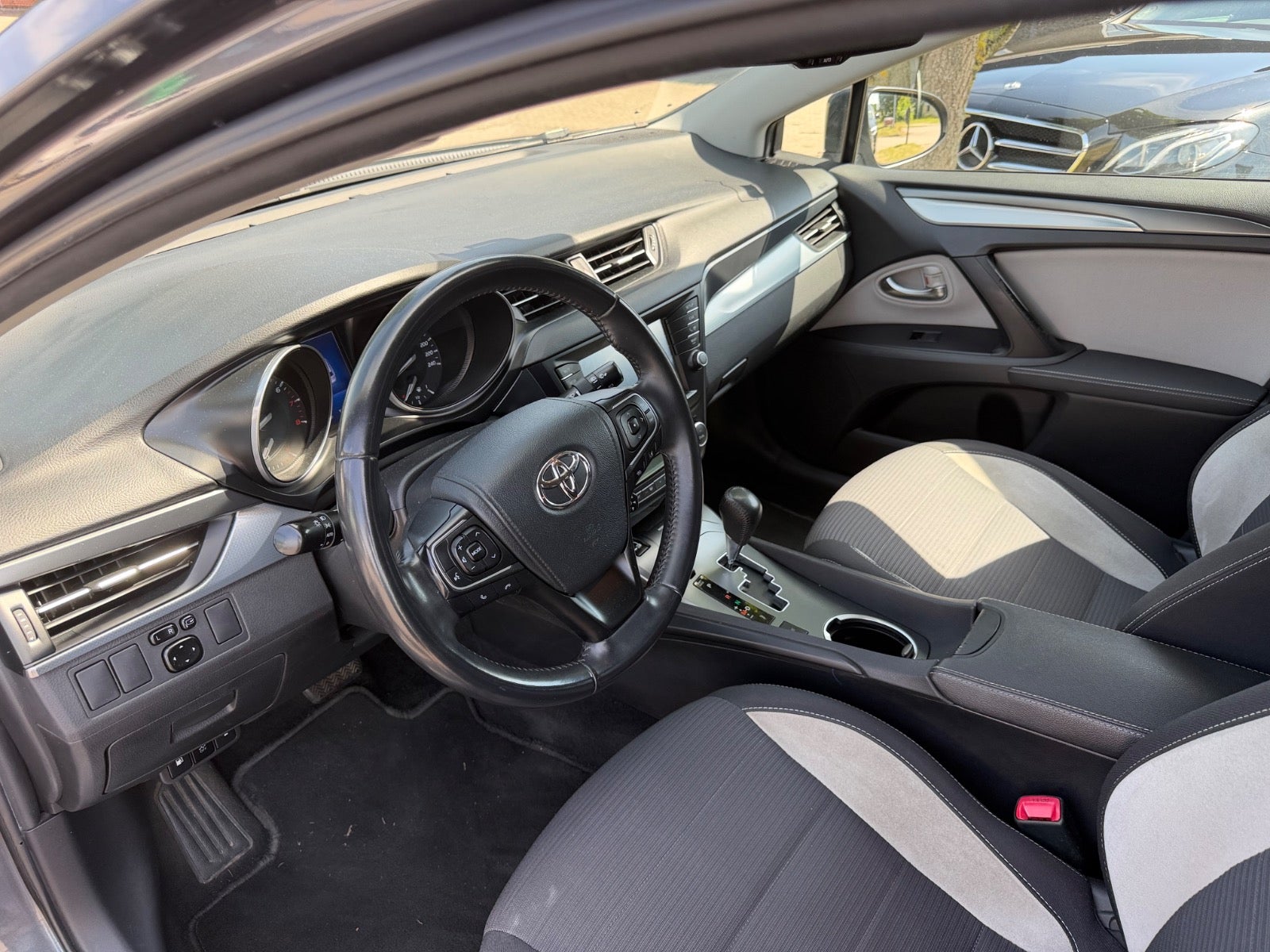 Toyota Avensis VVT-i T2 Executive Touring Sports MDS - billede 5