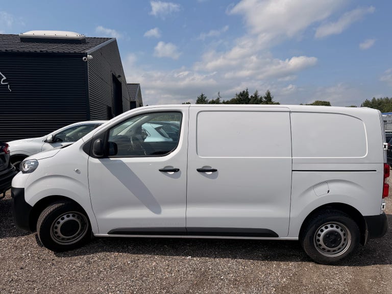 Peugeot Expert BlueHDi 144 L2 Plus EAT8 Van